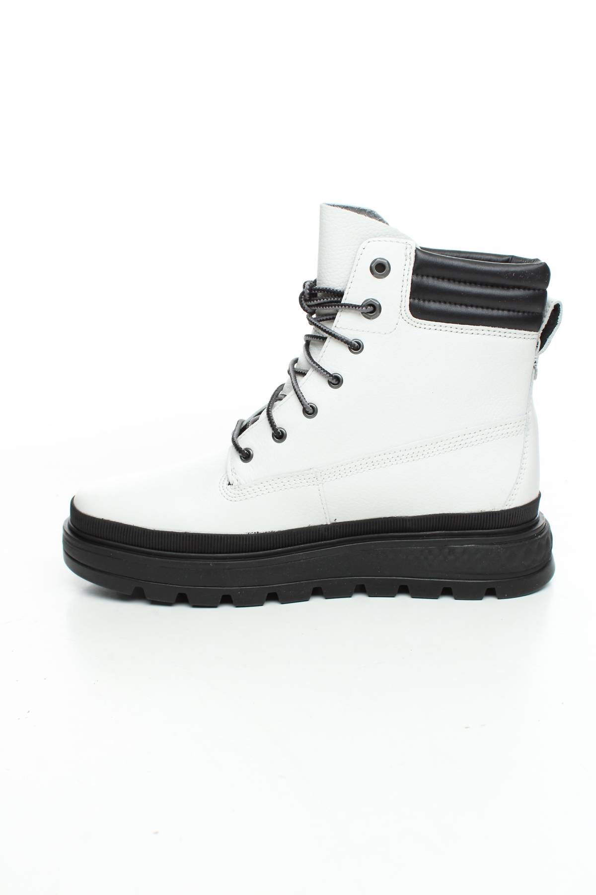 Γυναικεία μποτάκια Timberland2