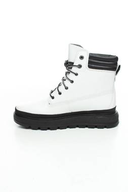 Γυναικεία μποτάκια Timberland2