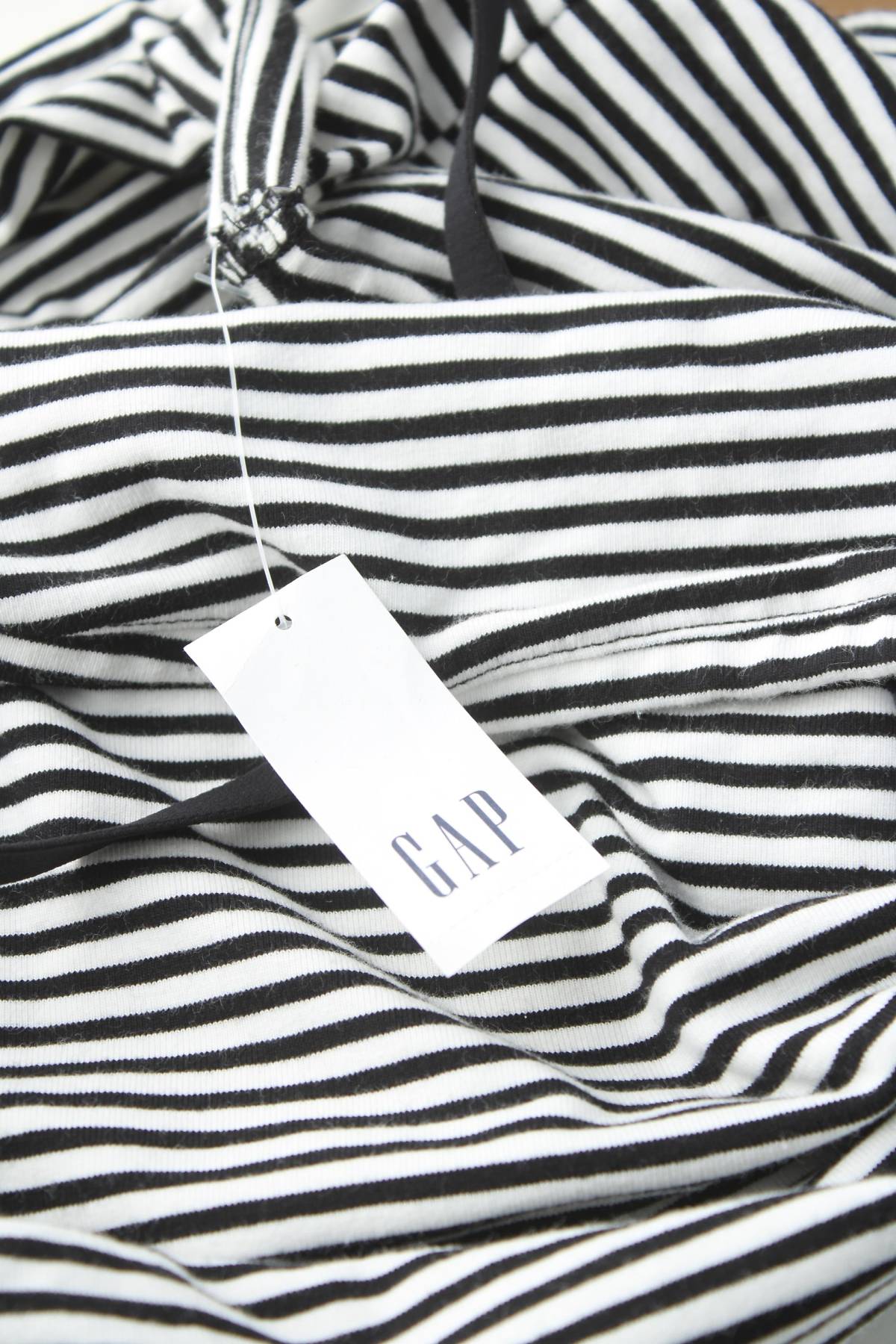 Γυναικείο αμάνικο Gap3