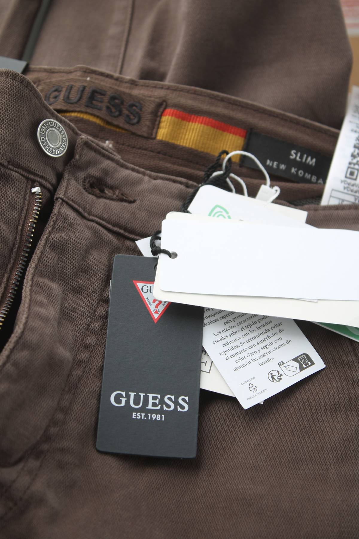 Мъжки панталон Guess3