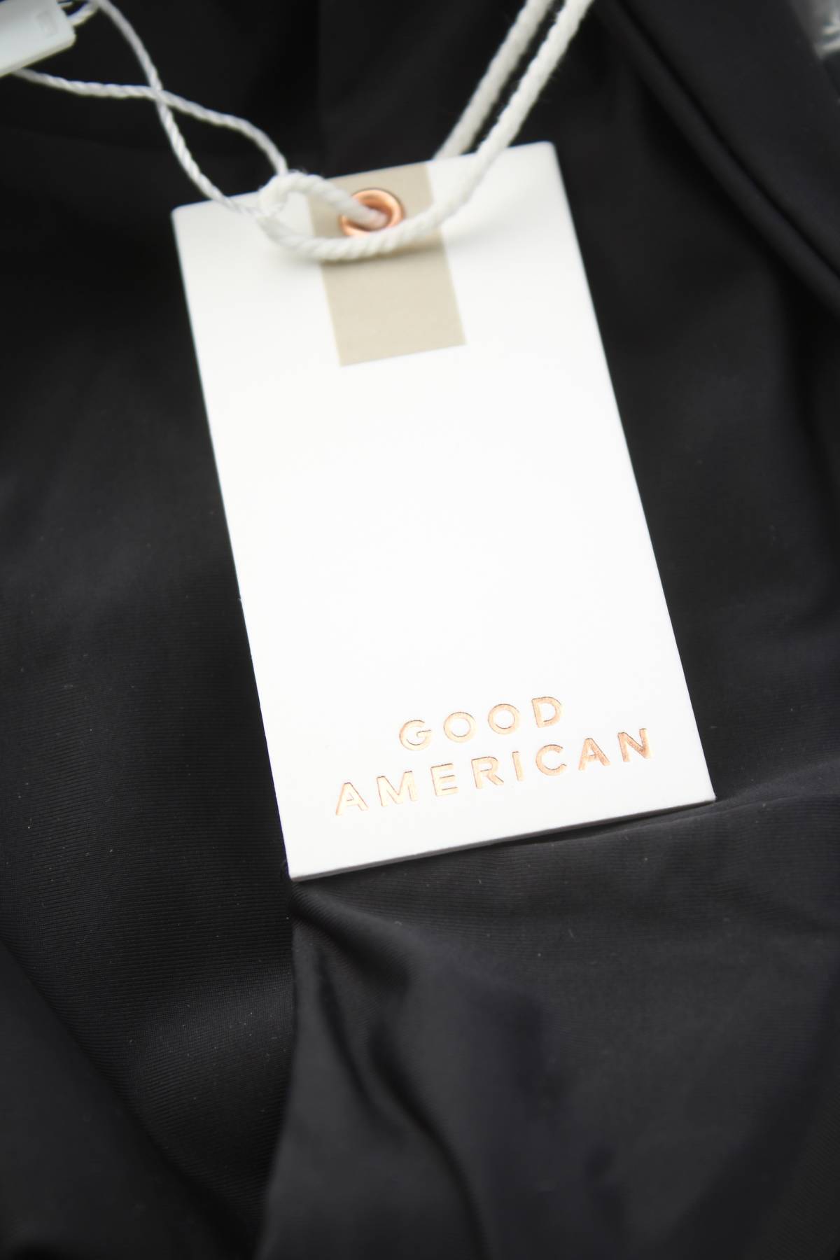 Бански горнище Good American3