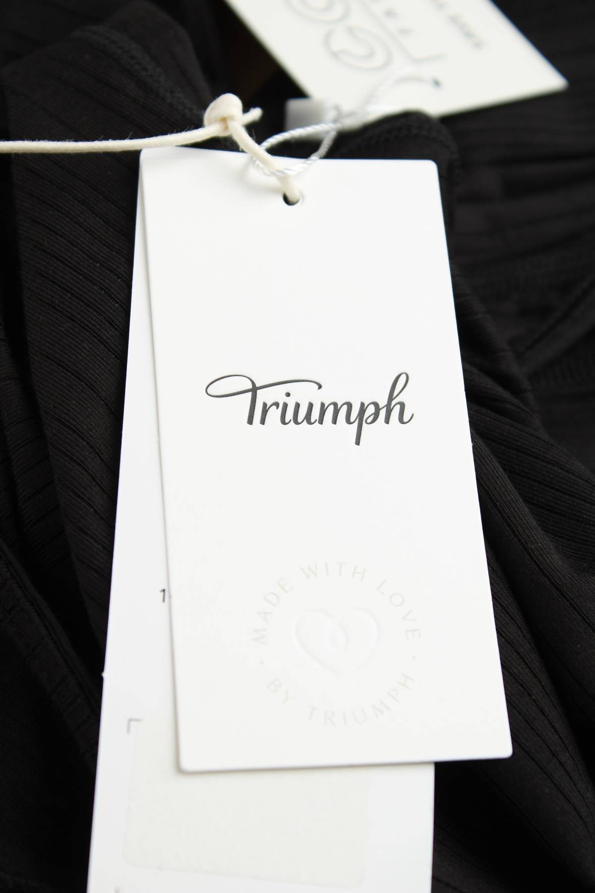 Дамско боди Triumph3