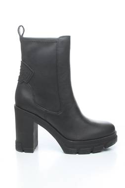 Дамски боти Guess1 - Contour.bg Дамски боти Guess1