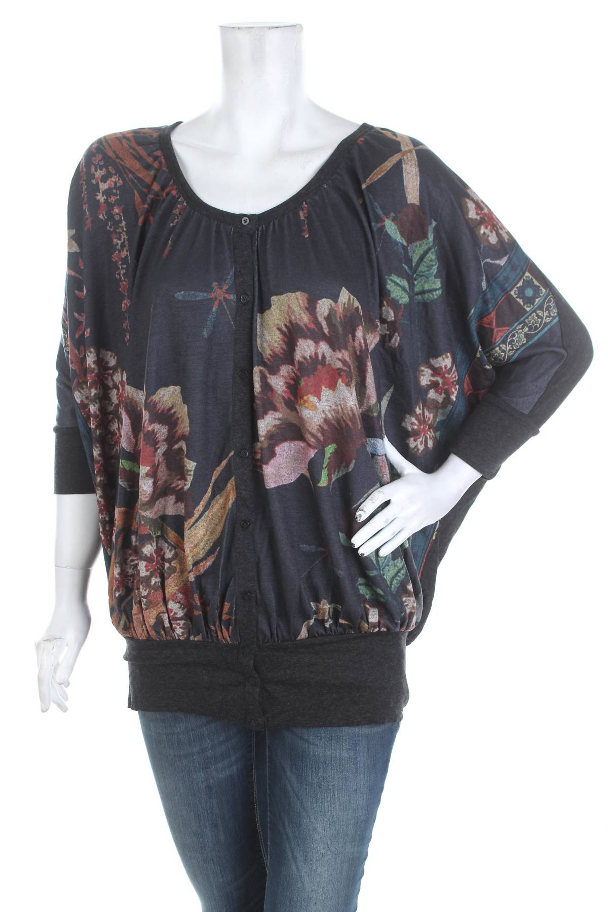 Дамска жилетка Desigual1