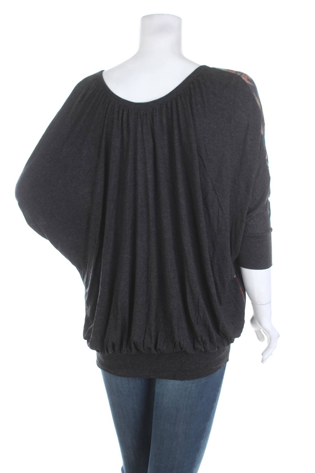 Дамска жилетка Desigual2