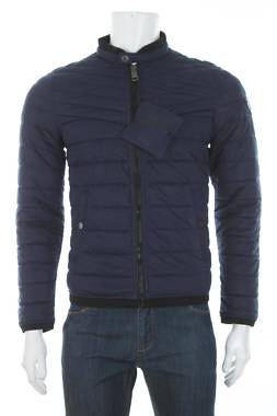 Преходно яке Guess1