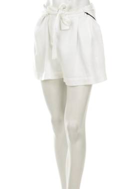 Дамски къс панталон Guess1 - Contour.bg Дамски къс панталон Guess1