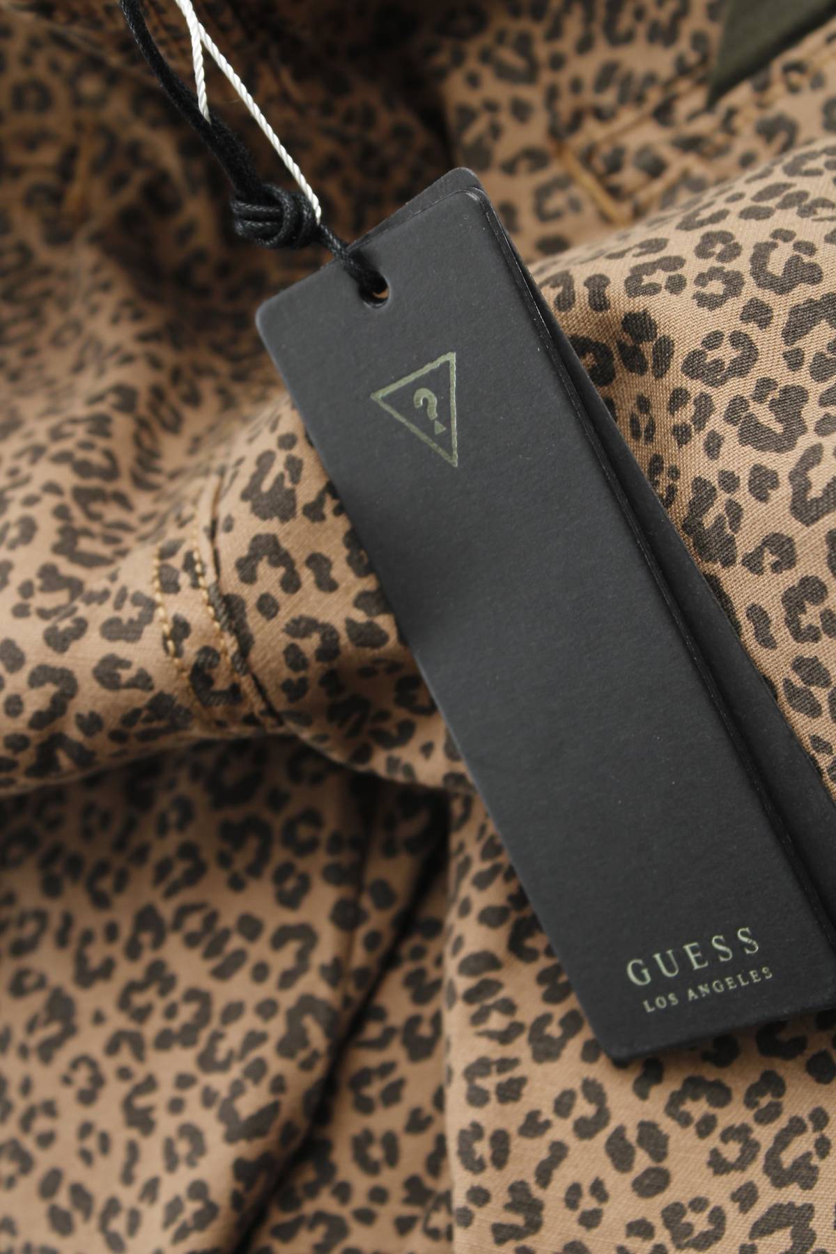 Дамски панталон Guess3 - Contour.bg Дамски панталон Guess3