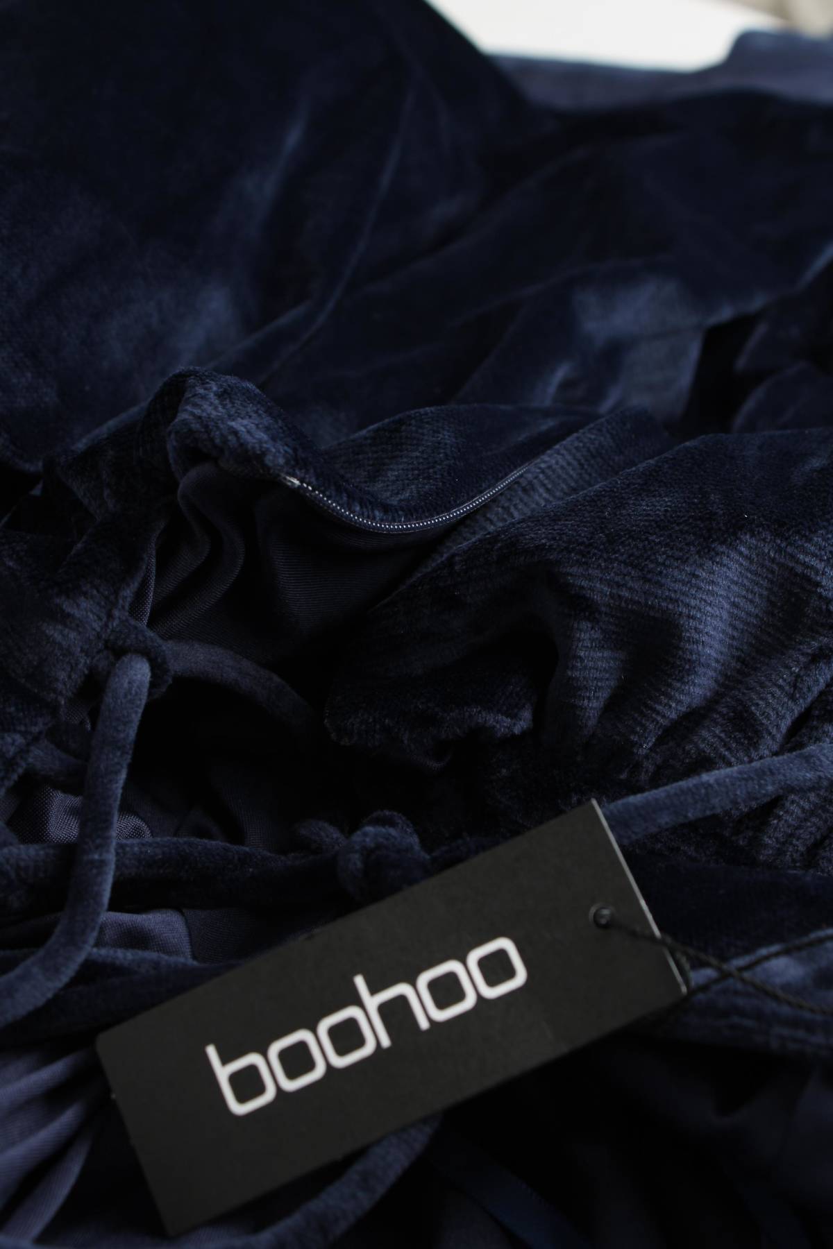 Рокля Boohoo3