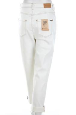 Γυναικεία τζιν Vero Moda2 - Contourshop.gr Γυναικεία τζιν Vero Moda2